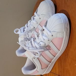 NWOT Women's Shimmery Pink Adidas Superstar Sneakers